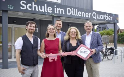 Schlüsselübergabe an der neuen Schule im Dillener Quartier